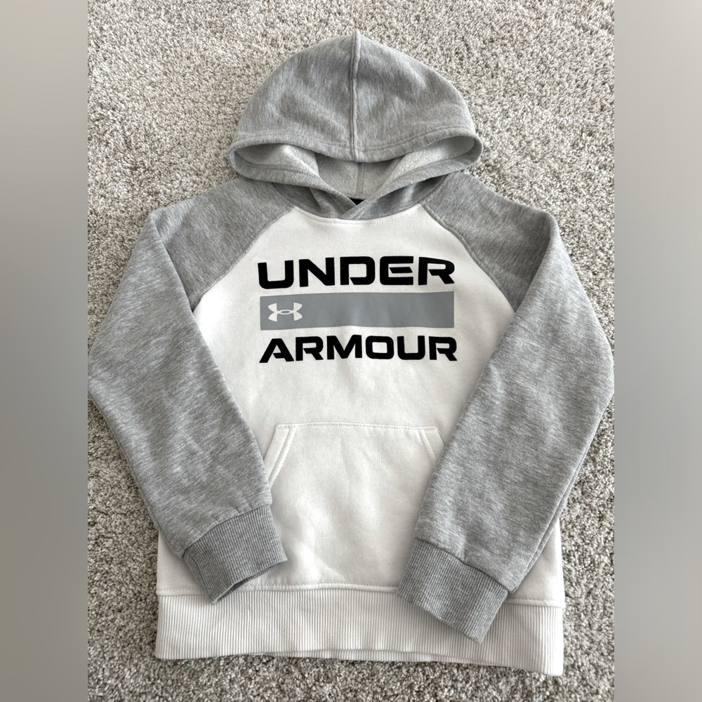 Boys Under Armour Hoodie Sweatshirt. Size 6.